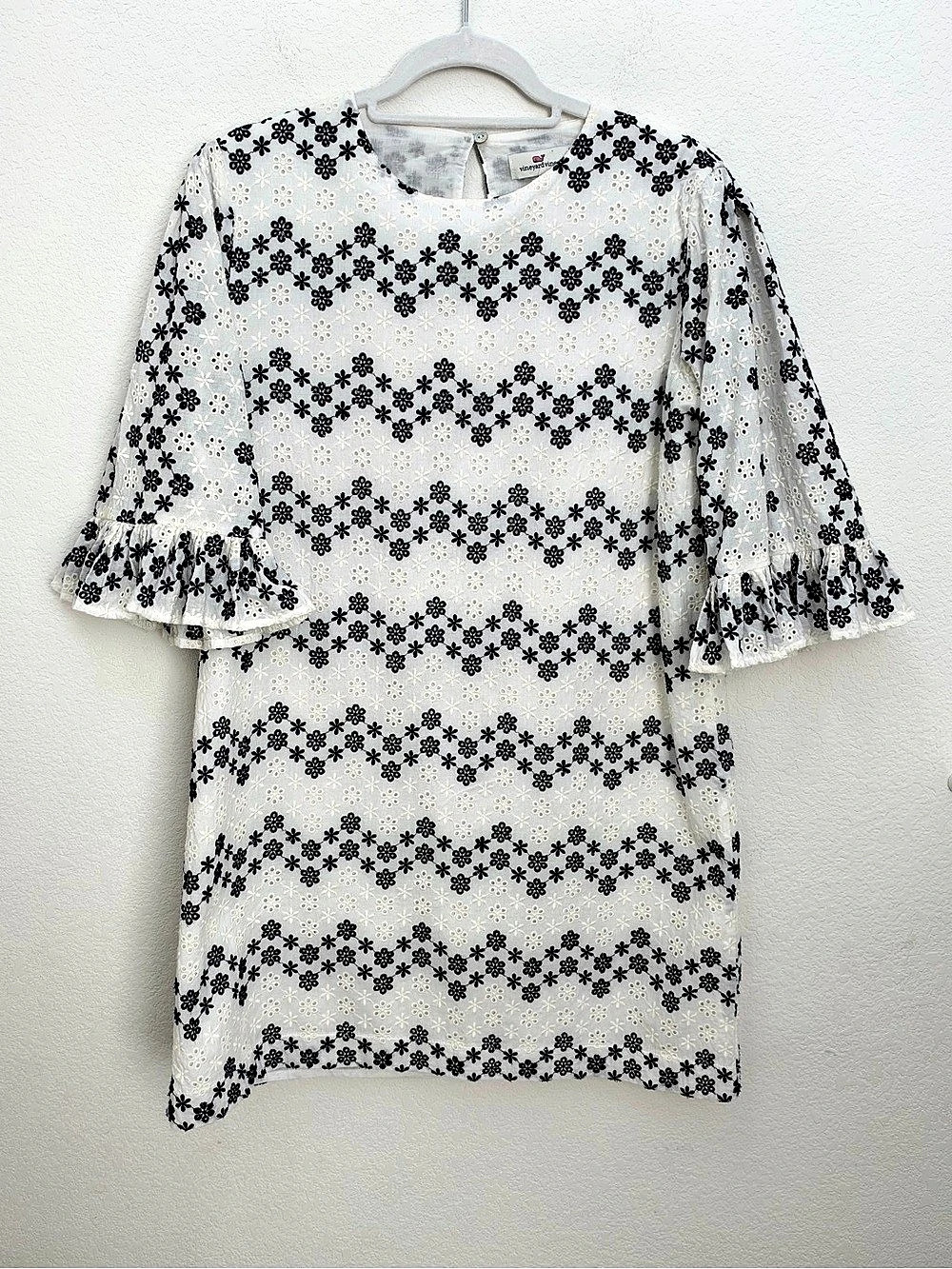 vineyard vines Floral Eyelet Blouse in White & Blue Size Medium